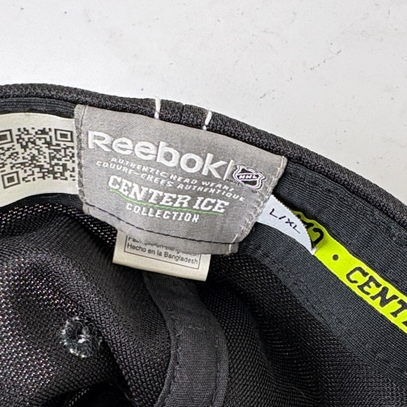 Chicago Blackhawks NHL Reebok Black Hat with Colorful Embroidery - Picture 5 of 7